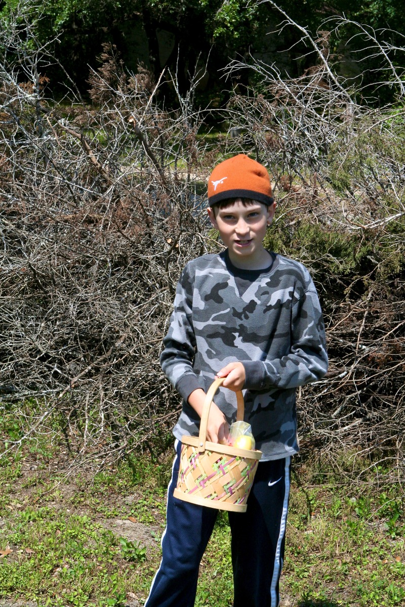 2012/04(April)/Easter/800x600_2012-04-08-13-Egg Hunt.jpg